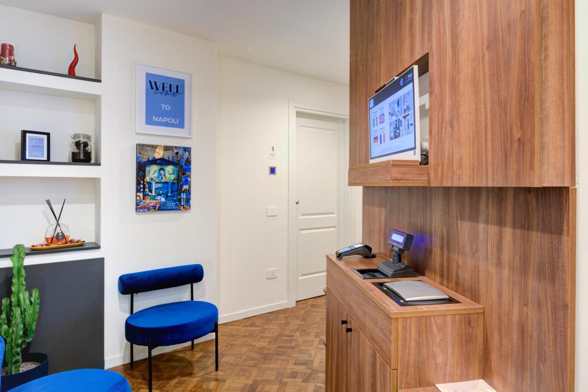 Well Suites - Piazza Dei Martiri Naples Luaran gambar
