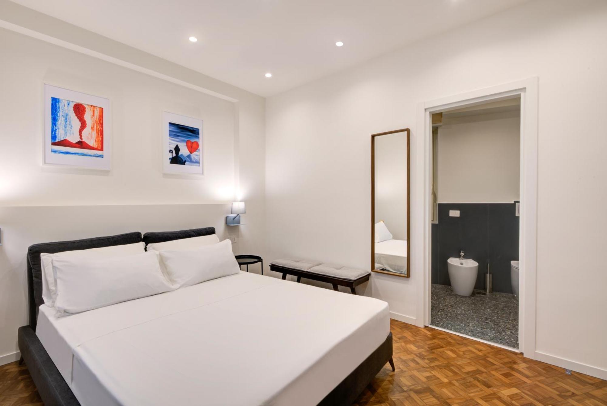 Well Suites - Piazza Dei Martiri Naples Luaran gambar