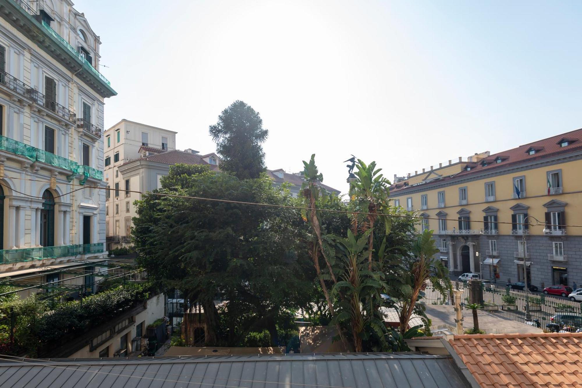 Well Suites - Piazza Dei Martiri Naples Luaran gambar