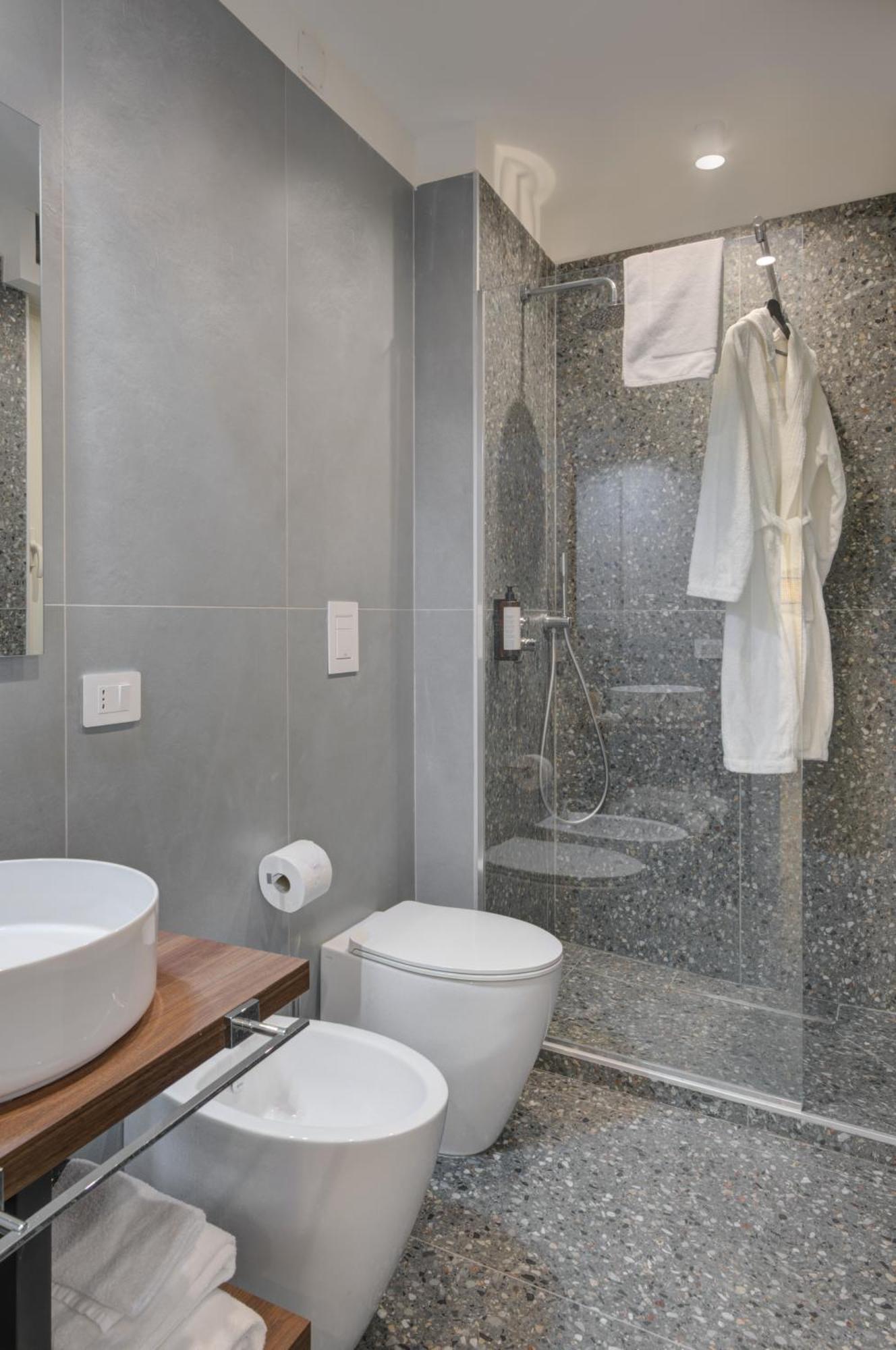Well Suites - Piazza Dei Martiri Naples Luaran gambar