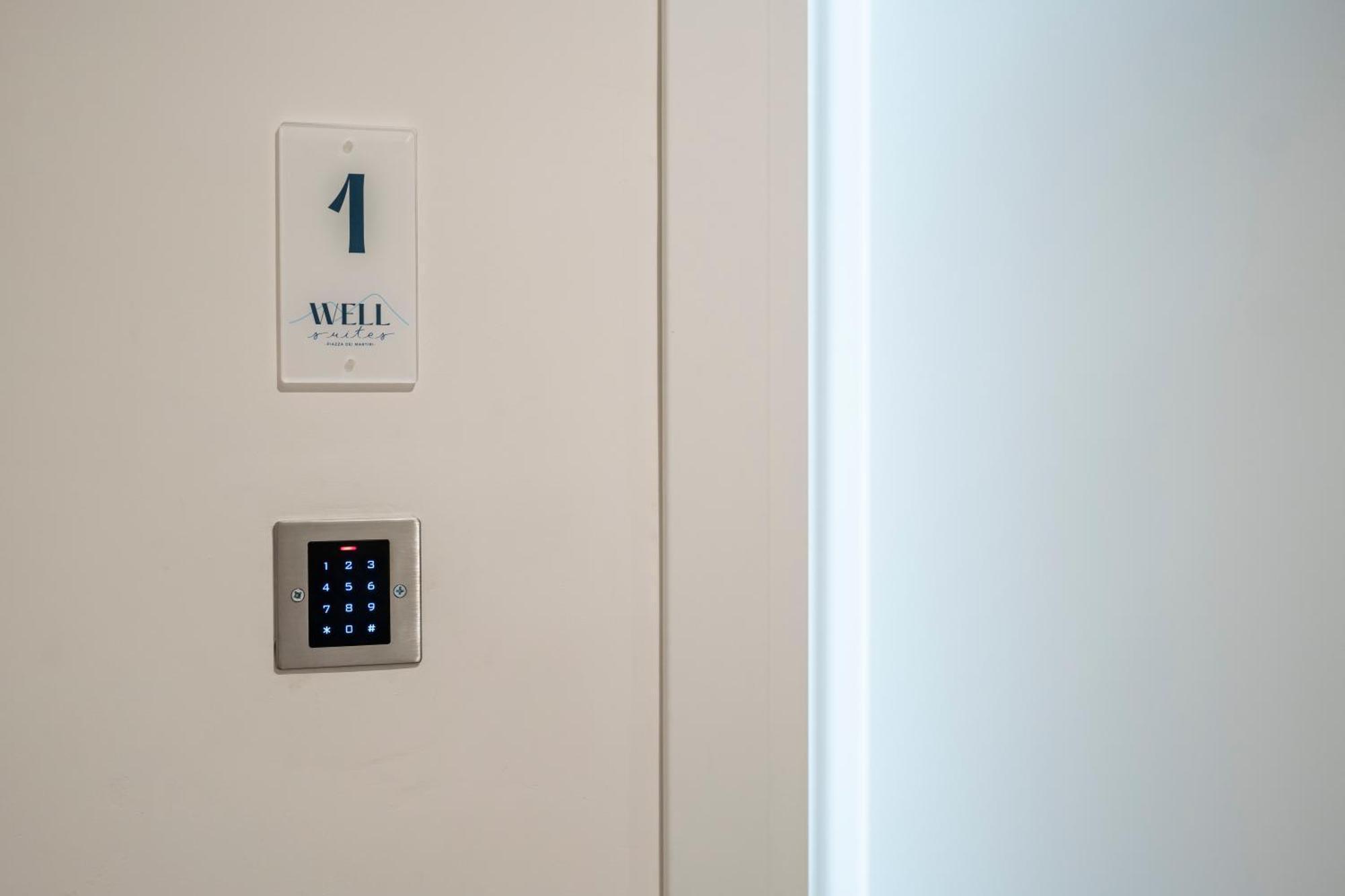 Well Suites - Piazza Dei Martiri Naples Luaran gambar