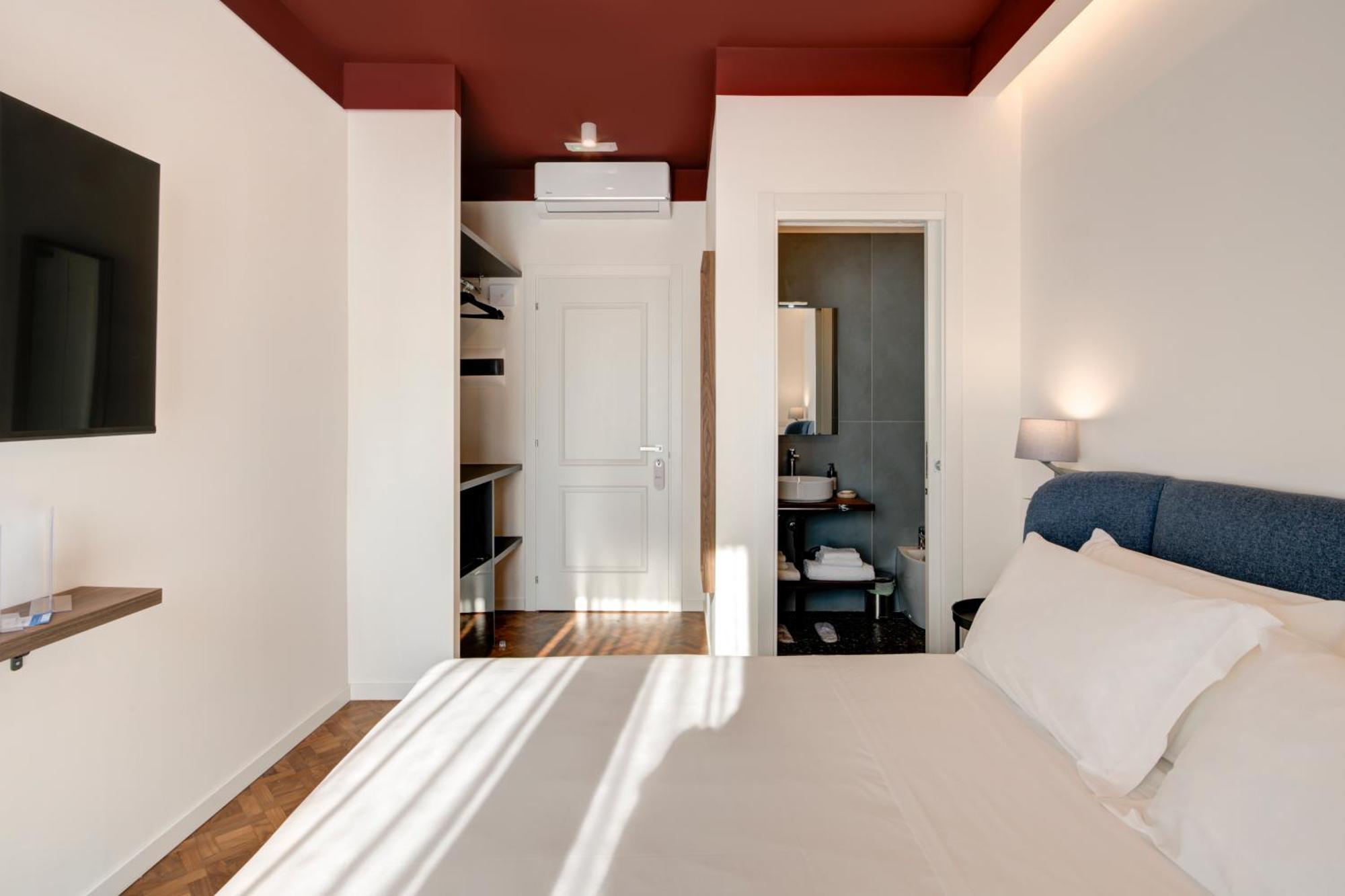 Well Suites - Piazza Dei Martiri Naples Luaran gambar